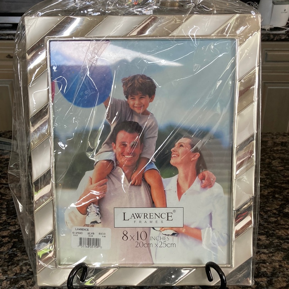 LAWRENCE SILVER 8x10 FRAME NWT